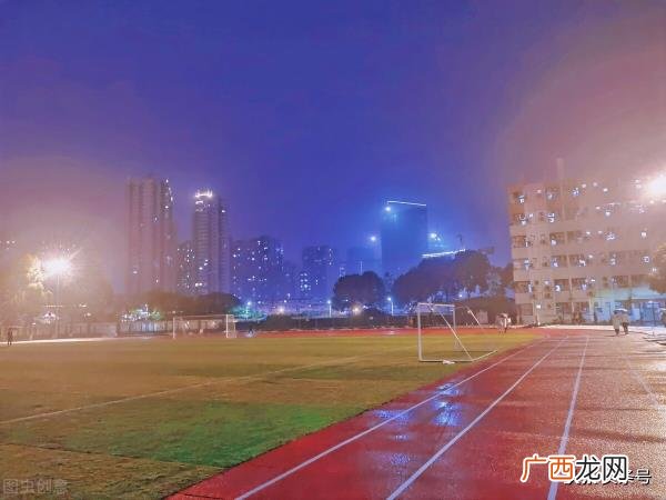 暗恋一个人很久了怎么表白，我曾卑微的暗恋一个男孩很久