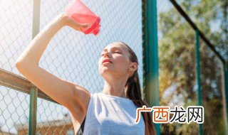 减肥可以多喝水吗 减肥能多喝水吗