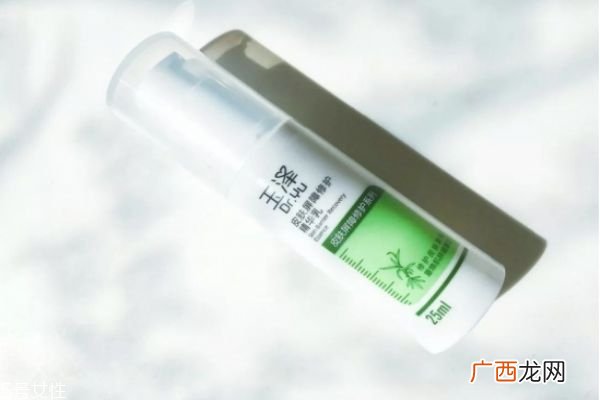 精华露和精华液的顺序正确的护肤流程