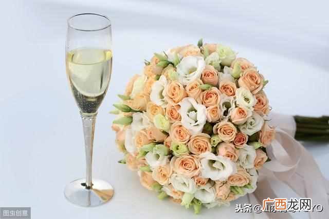 蓝玫瑰的含义？玫瑰花语大全 蓝玫瑰花语