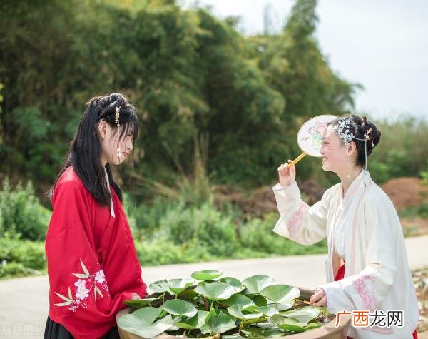 暗恋一个人总感觉他也喜欢我，喜欢一个人的外貌