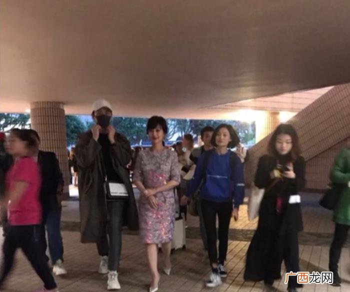 叶童微博新，白百何微博晒与赵雅芝叶童的同框照