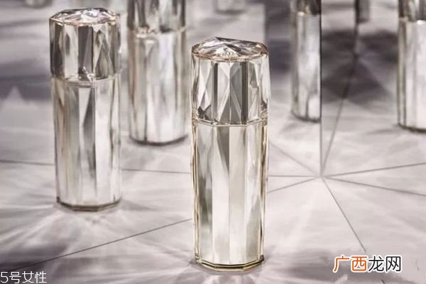 cpb手榴弹精华含酒精吗cpb手榴弹精华介绍