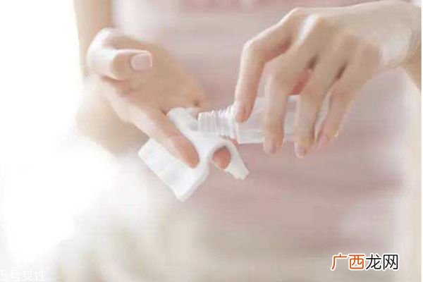 化妆水敷脸多久化妆水敷脸的用法