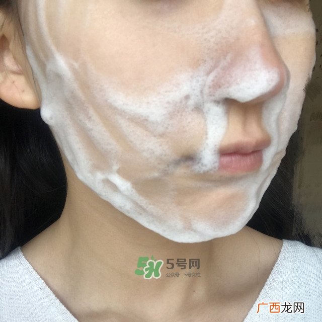 夏天用什么洗面奶好 夏天用什么洗面奶比较好