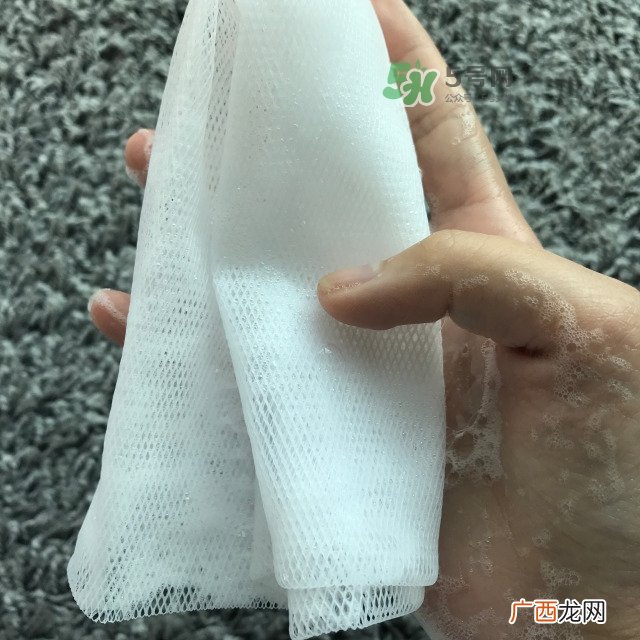 夏天用什么洗面奶好 夏天用什么洗面奶比较好
