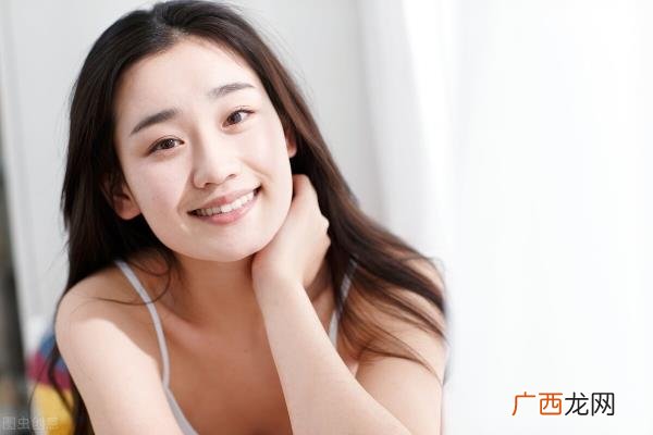 暗示别人主动找你聊天的句子，如何让女生主动找你聊天