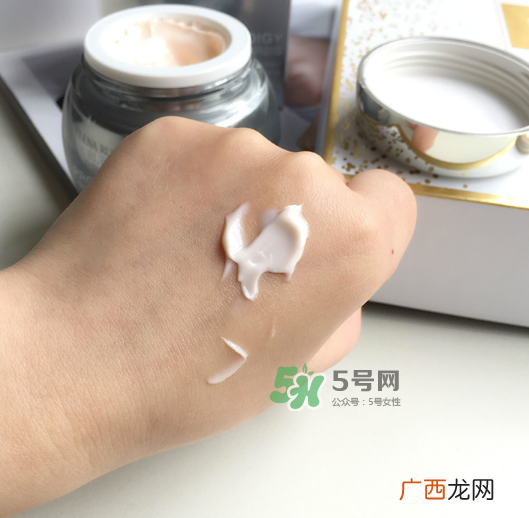 赫莲娜至美溯颜菁华霜好用吗？赫莲娜至美溯颜菁华霜怎么样？