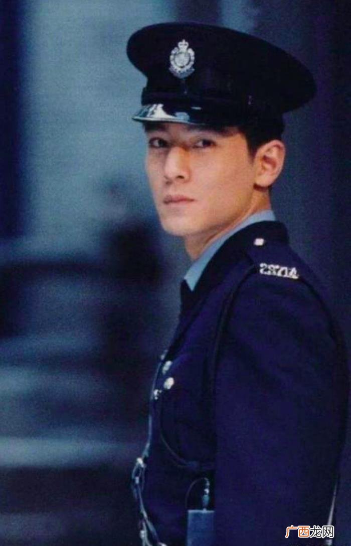 钟汉良年轻,钟汉良年轻时的修复照是参加选秀会爆的水平吧