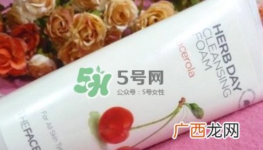 菲诗小铺樱桃泡沫洁面膏怎么样_菲诗小铺樱桃泡沫洁面好用吗