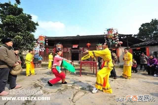 秀山花灯主要在什么期间表演？秀山民俗民风文化—秀山花灯