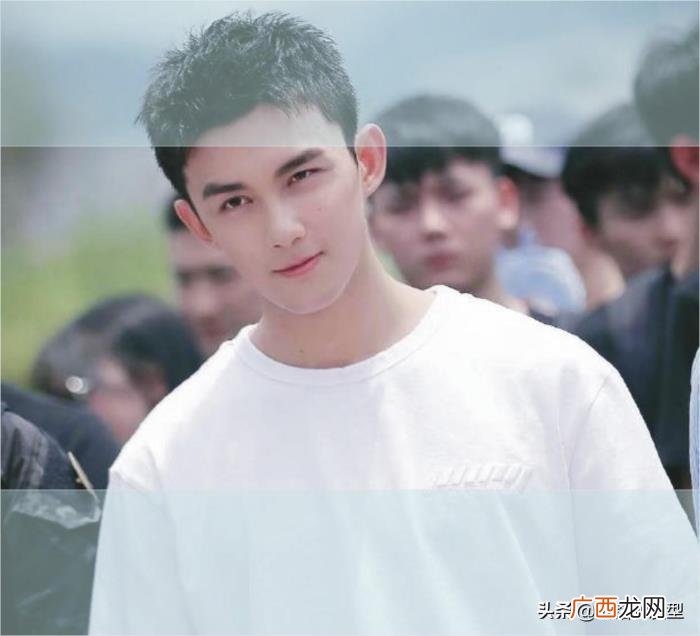男生短发发型大全，8款最适合夏季的男生短发