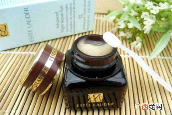 眼霜用的越多越好吗眼霜用量并不是越多越好
