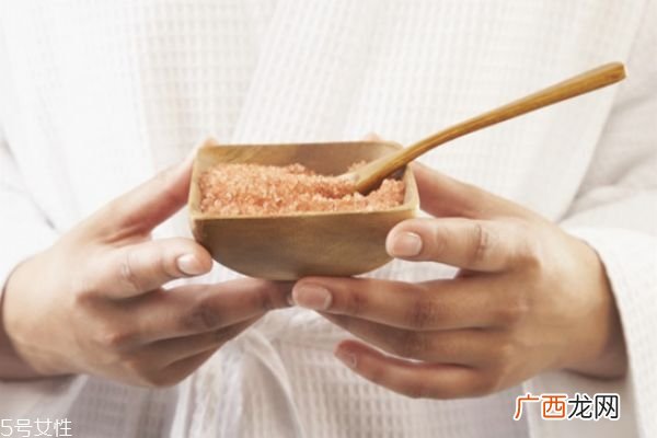 浴盐可以起泡泡吗浴盐泡澡的使用方法