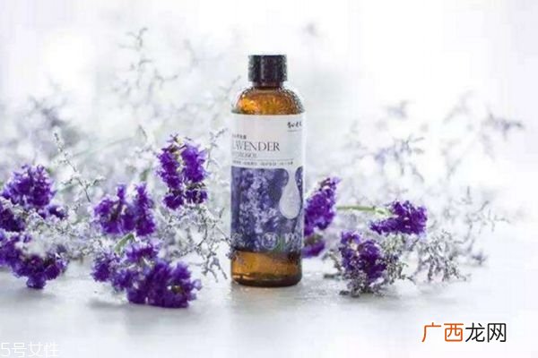 用完纯露还用爽肤水吗纯露用在护肤的哪一步