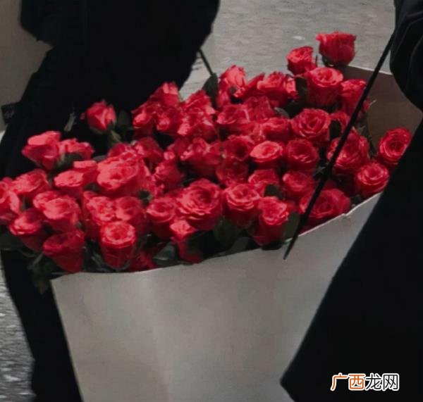 暗示女生处对象的句子，暗示自己已经恋爱的句子
