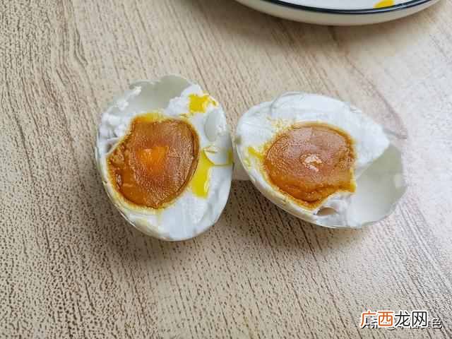 咸鸭蛋好吃又好看的做法？？饱和盐水法做出来的咸鸭蛋，100％成功，