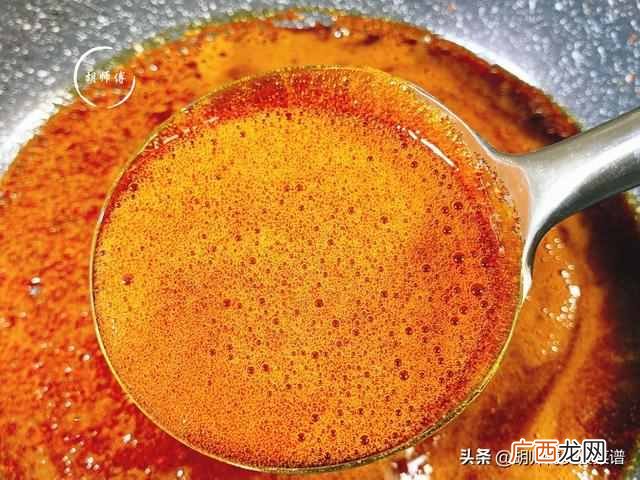 糖色应该怎么炒？？炒糖色时，切记别直接下锅炒！大厨教你正确做法