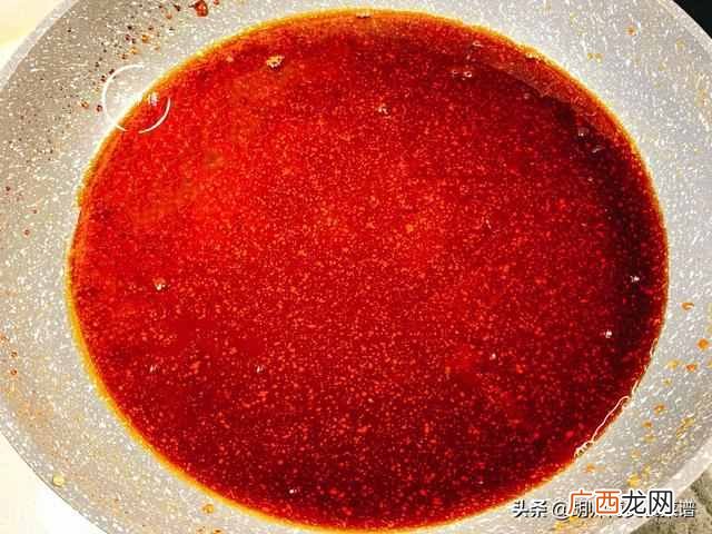 糖色应该怎么炒？？炒糖色时，切记别直接下锅炒！大厨教你正确做法