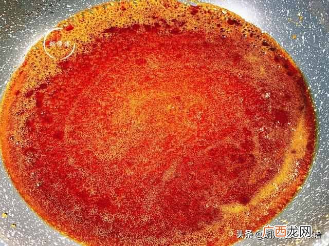 糖色应该怎么炒？？炒糖色时，切记别直接下锅炒！大厨教你正确做法