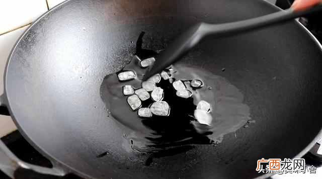 大盘鸡在家的做法？？家常版大盘鸡的做法，方法简单，好吃又接地气