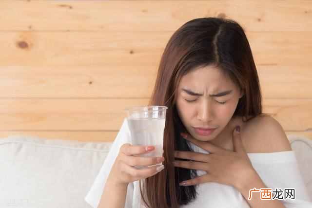 老是打嗝是怎么回事？人为什么会打嗝？停止打嗝有妙招