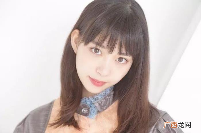 这些社会女孩帅的让你跪下叫爸爸 社会女