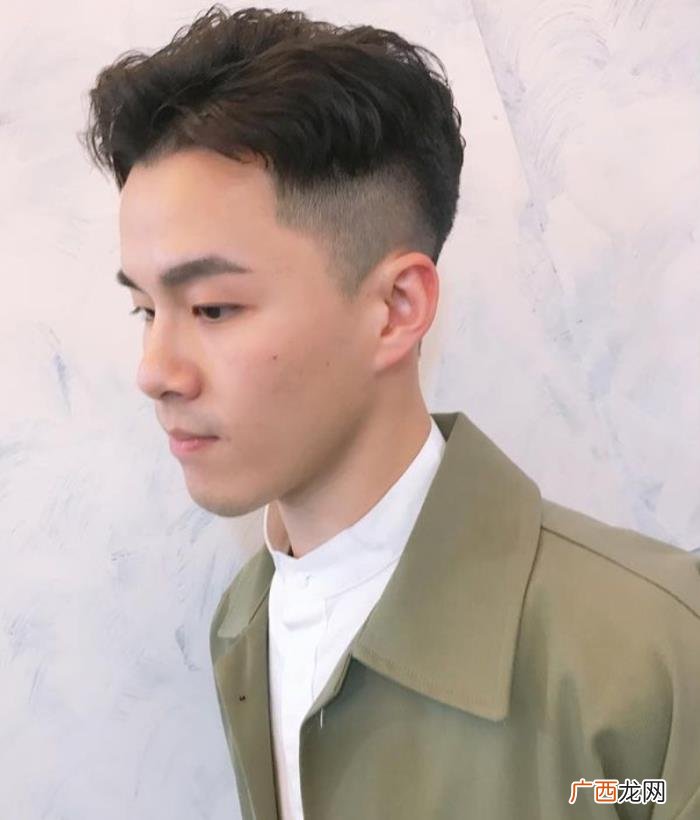 男生留什么发型好看，今春流行这8款男生发型
