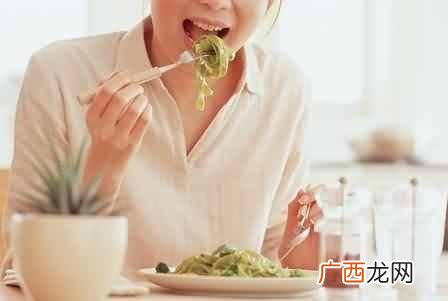 什么是矿物油？为啥食品里有它？会致癌吗？
