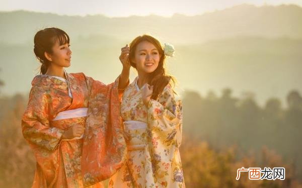女朋友伤感了该怎么哄，女朋友哭了怎么哄