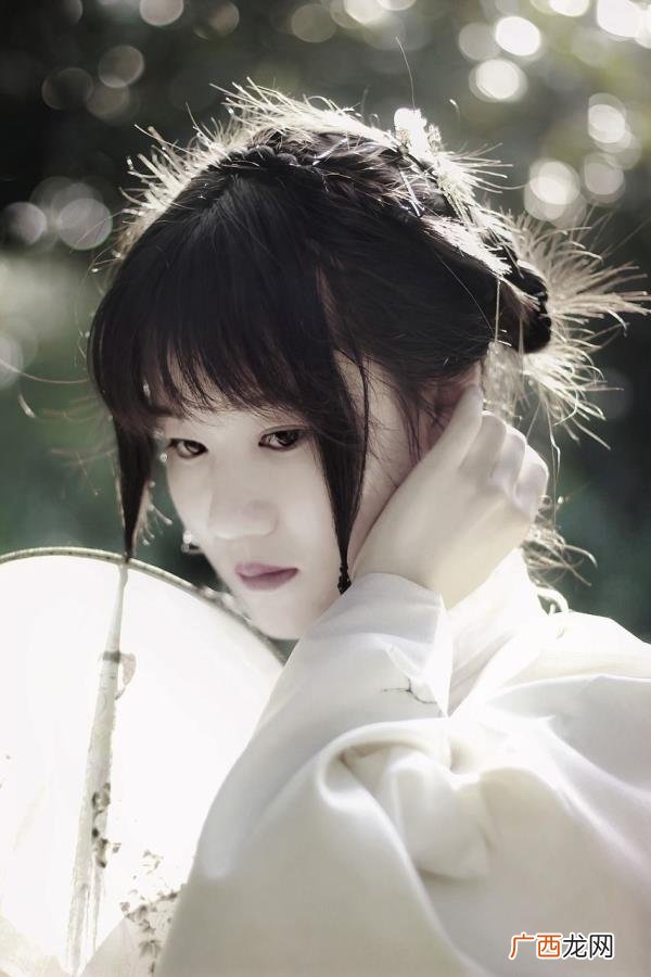 女朋友伤感了该怎么哄，女朋友哭了怎么哄