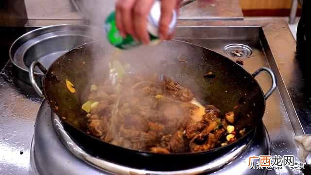 家常鹅肉怎么做才好吃?会这一招,鹅肉不腥也不柴