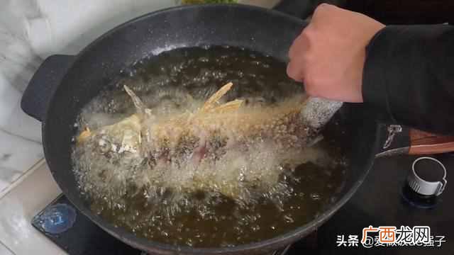 喜欢吃鱼但不知道怎么做好吃？？今天大厨来教你招做简单又好吃的鱼