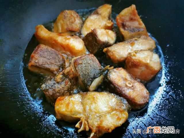 鱼块怎么做才好吃？？教你饭店的做法，外酥里嫩无腥味，好吃不油腻