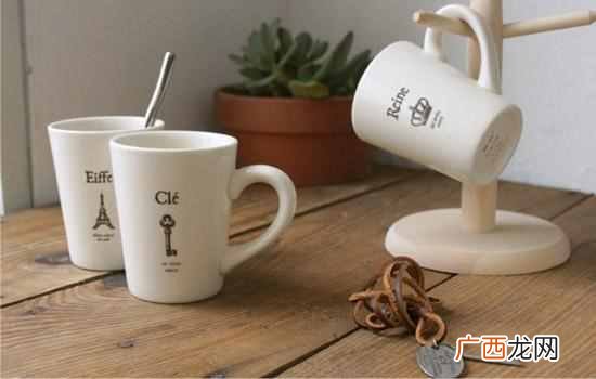 泡茶用什么杯子？泡茶用什么杯子最好 4种杯子喝水很危险