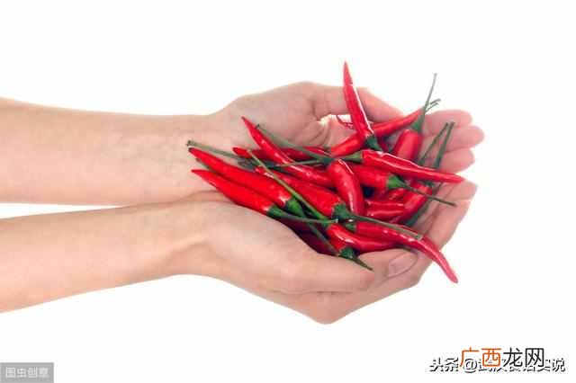 切菜时辣椒辣手怎么处理？用这3种东西，1分钟见效