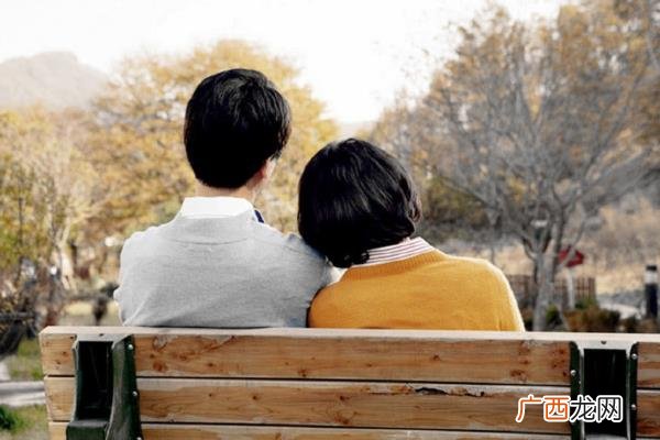 女人变心出轨了怎么挽回她，怎么挽回出轨的女人