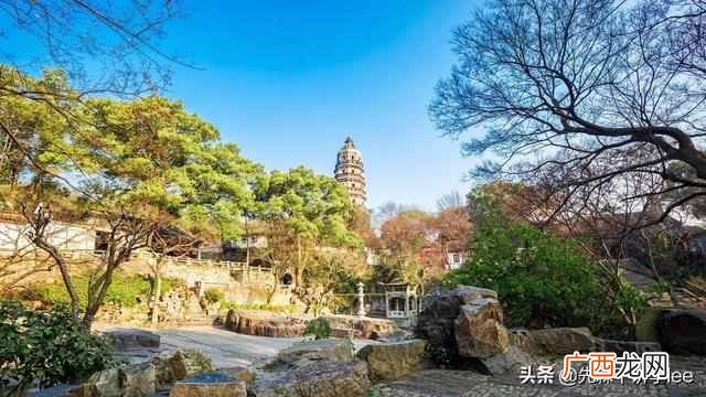 虎丘塔为什么是斜的？苏州虎丘塔，为何号称东方比萨斜塔？