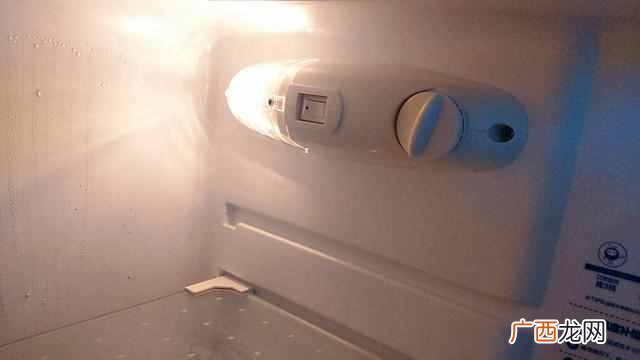 冰箱冷藏室有水怎么办？冰箱冷藏室积水怎么办？问题可能在这三个地