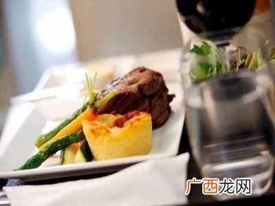 飞机餐有哪些禁？乘坐飞机前决不能吃的四类食物