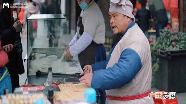 如何用产品思维摆地摊月入三万？