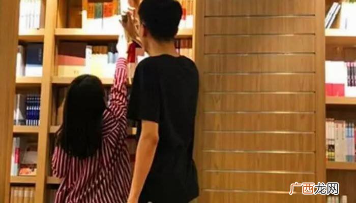 00后女生会喜欢大叔吗，00后的女生喜欢什么样的男生