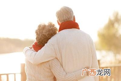 离开男朋友一分钟就想他是为什么?这种情况该怎么克服?