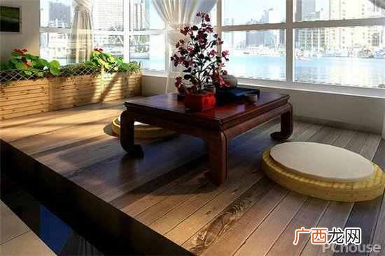客厅阳台榻榻米设计如何弄？客厅阳台如何装修