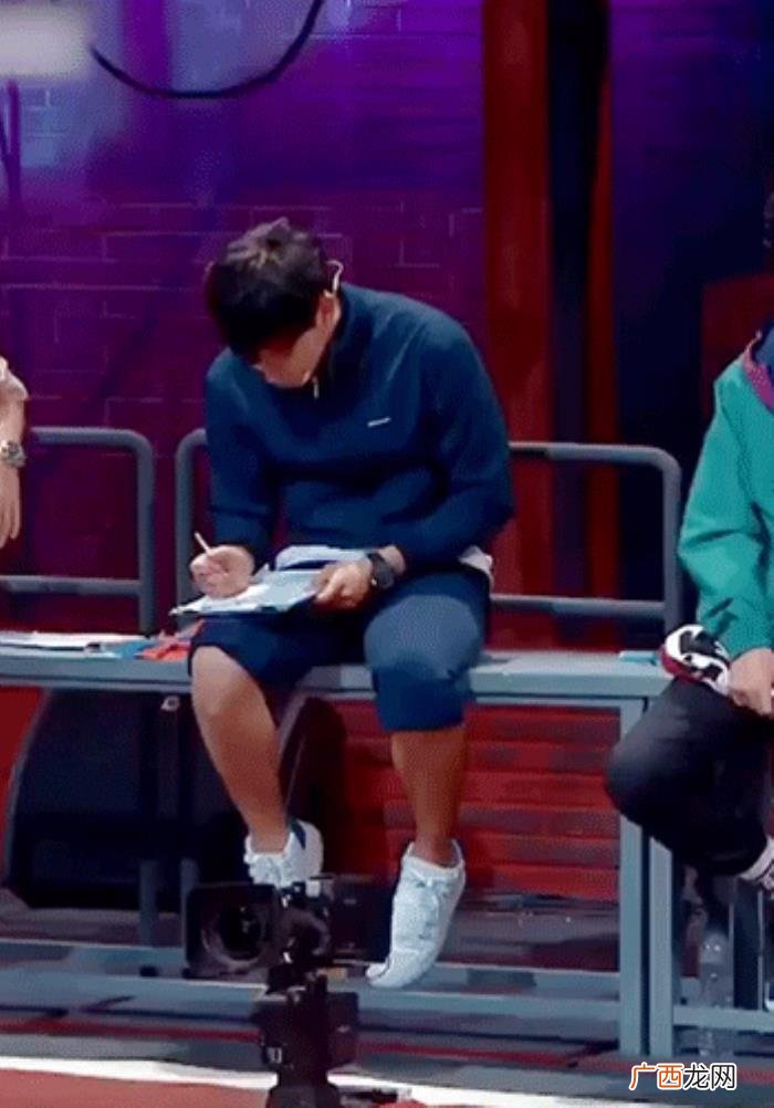 黄子韬是谁，黄子韬是偶像界派来抢搞笑艺人饭碗的吧
