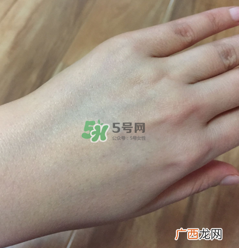 透真水光素颜霜怎么样？透真素颜霜好用吗？