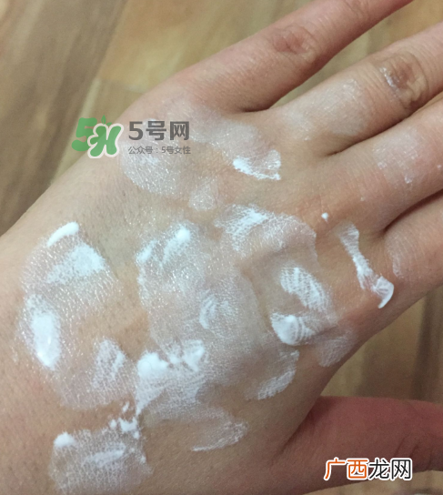 透真水光素颜霜怎么样？透真素颜霜好用吗？