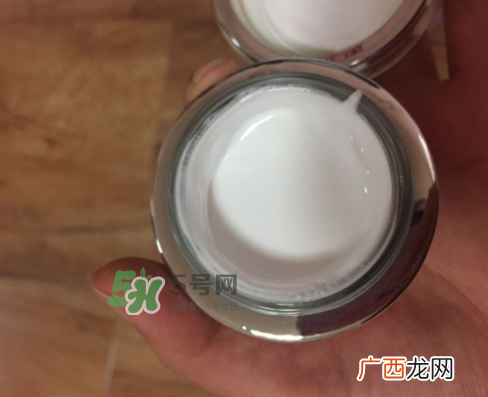 透真水光素颜霜怎么样？透真素颜霜好用吗？