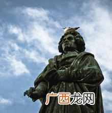 贝多芬的故事主要讲了什么?世界音乐大师贝多芬的故事