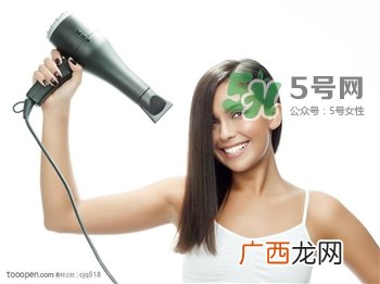 吹风机吹头发的危害 吹风机正确使用方法